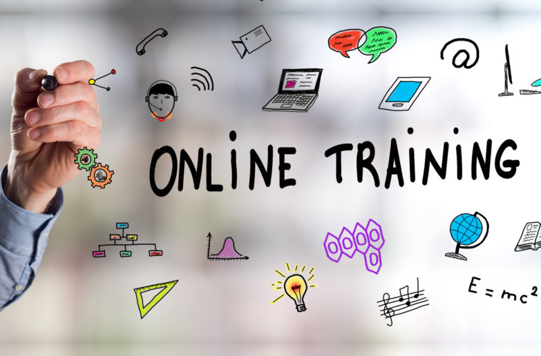 Man drawing an online training concept